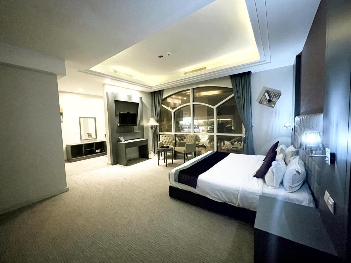 Business Inn Tahlia Hotel Riyadh Exterior photo