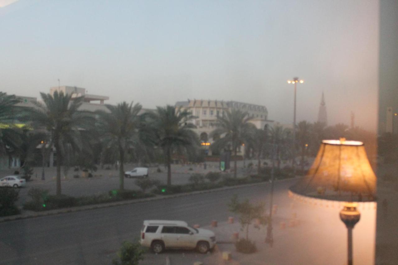 Business Inn Tahlia Hotel Riyadh Exterior photo
