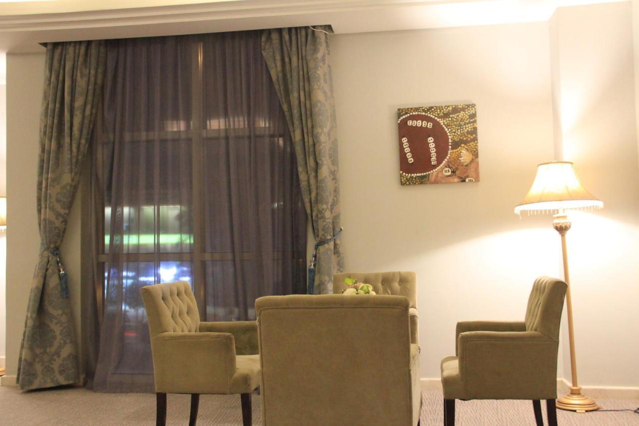 Business Inn Tahlia Hotel Riyadh Exterior photo