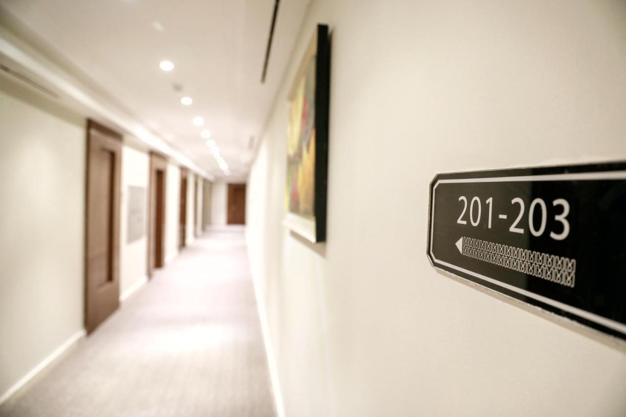 Business Inn Tahlia Hotel Riyadh Exterior photo