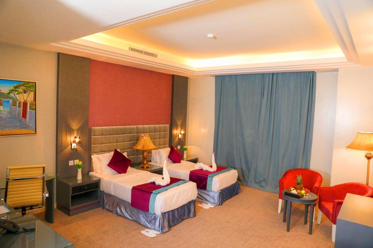Business Inn Tahlia Hotel Riyadh Exterior photo