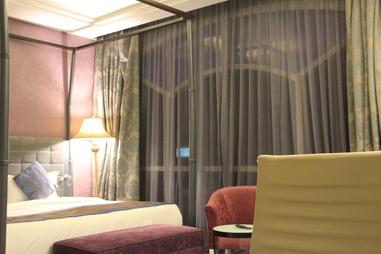 Business Inn Tahlia Hotel Riyadh Exterior photo