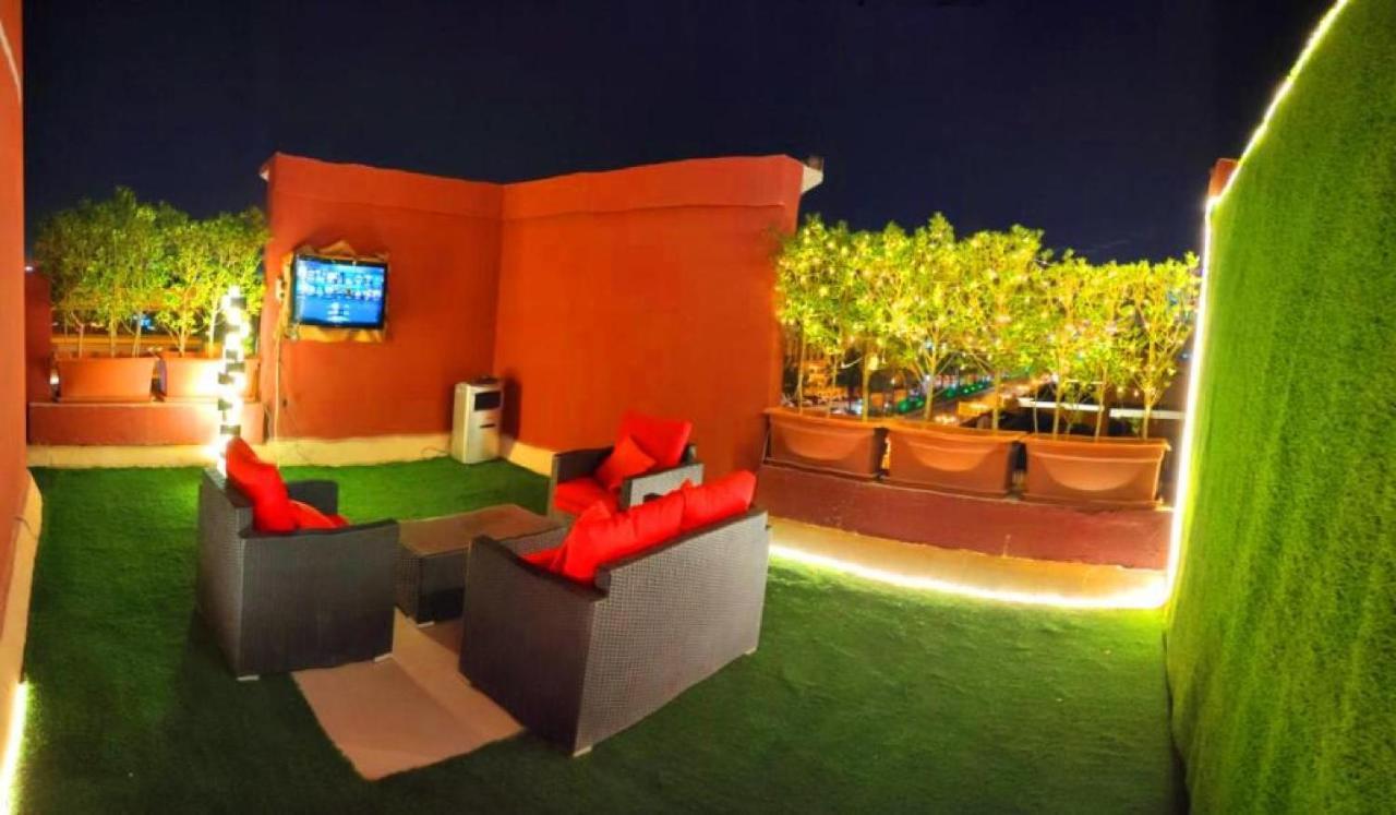 Business Inn Tahlia Hotel Riyadh Exterior photo