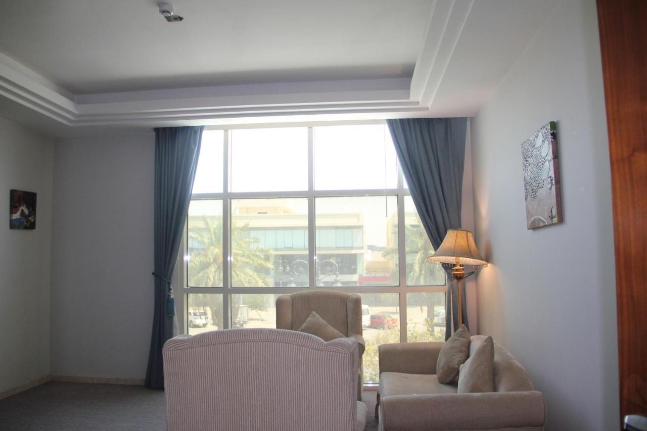 Business Inn Tahlia Hotel Riyadh Exterior photo