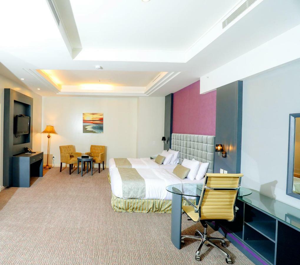 Business Inn Tahlia Hotel Riyadh Exterior photo