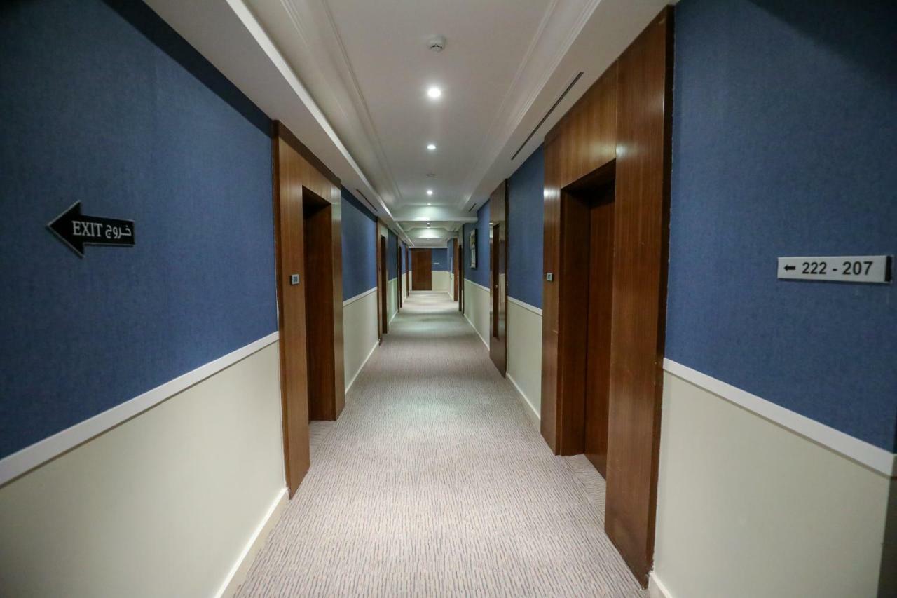 Business Inn Tahlia Hotel Riyadh Exterior photo
